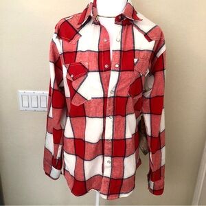 DITCH PLAINS  flannel Pearl snap shirt. Beautiful. NWT sz M